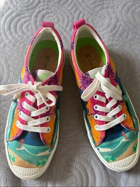 Cariuma OCA Surf Sunset Canvas Low Top Sneakers; Sz: 8.5; EUC